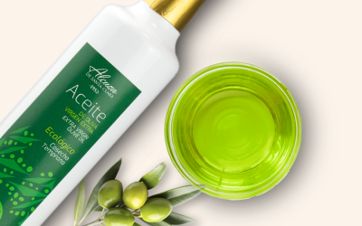 Aceite de oliva virgen extra ecológico: qué es, beneficios y por qué cada vez más gente lo elige